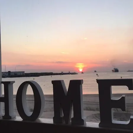 Feriehus Beachhouse Direct Aan Zee